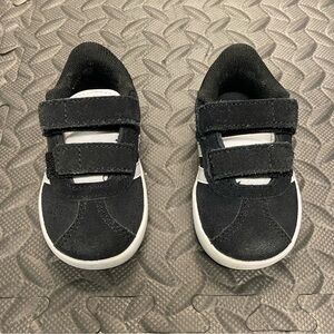 Toddler Adidas shoes - 4K
